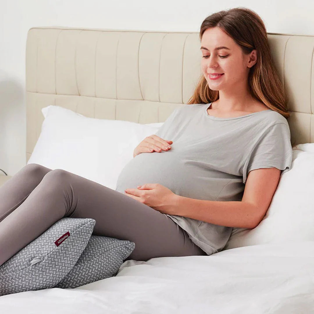 Almohada de embarazo con apoyo lateral Momcozy