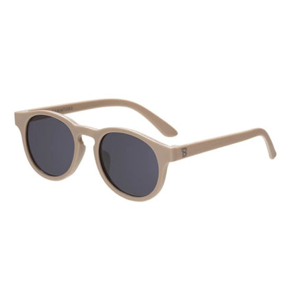 Babiators Eco Keyhole: Soft Sand | Smoke Lenses | 3-5 años